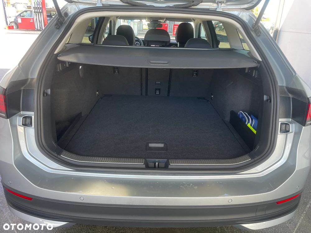 Volkswagen Passat - 12