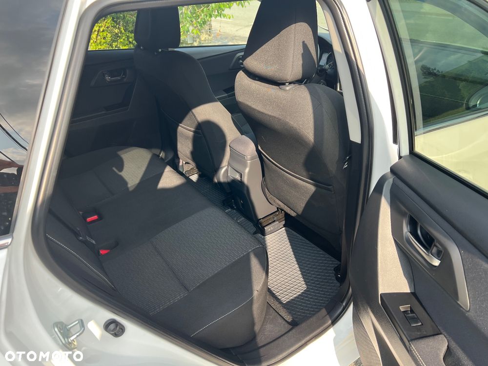 Toyota Auris 1.6 Dynamic - 24