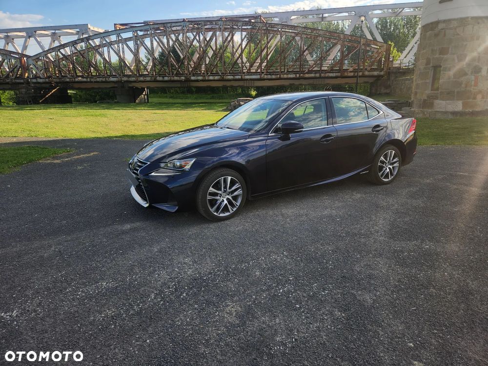 Lexus IS 300h Elegance - 10