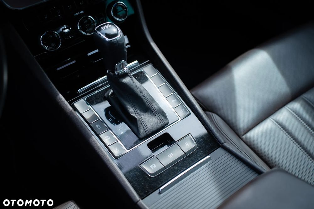 Skoda Superb 2.0 TDI L&K DSG - 30