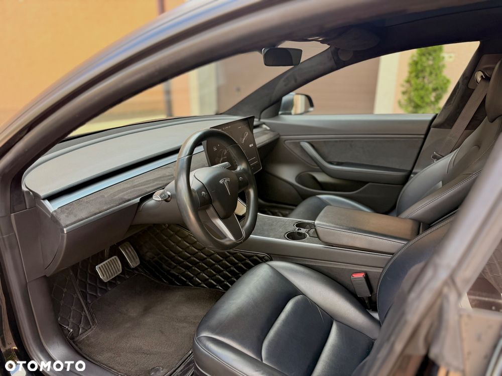 Tesla Model 3 - 13