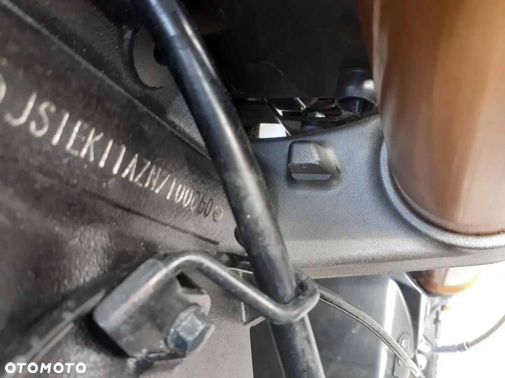 Suzuki GSX 1000 - 22