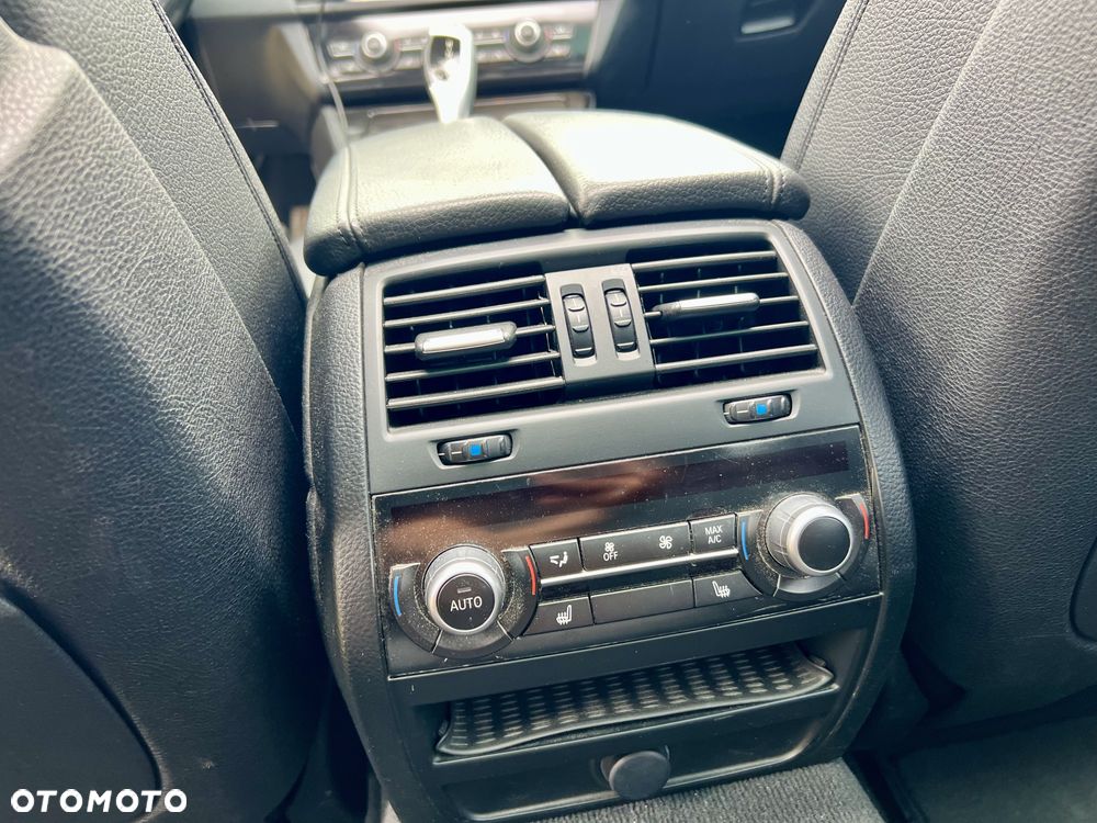 BMW Seria 5 530d xDrive Luxury Line - 23