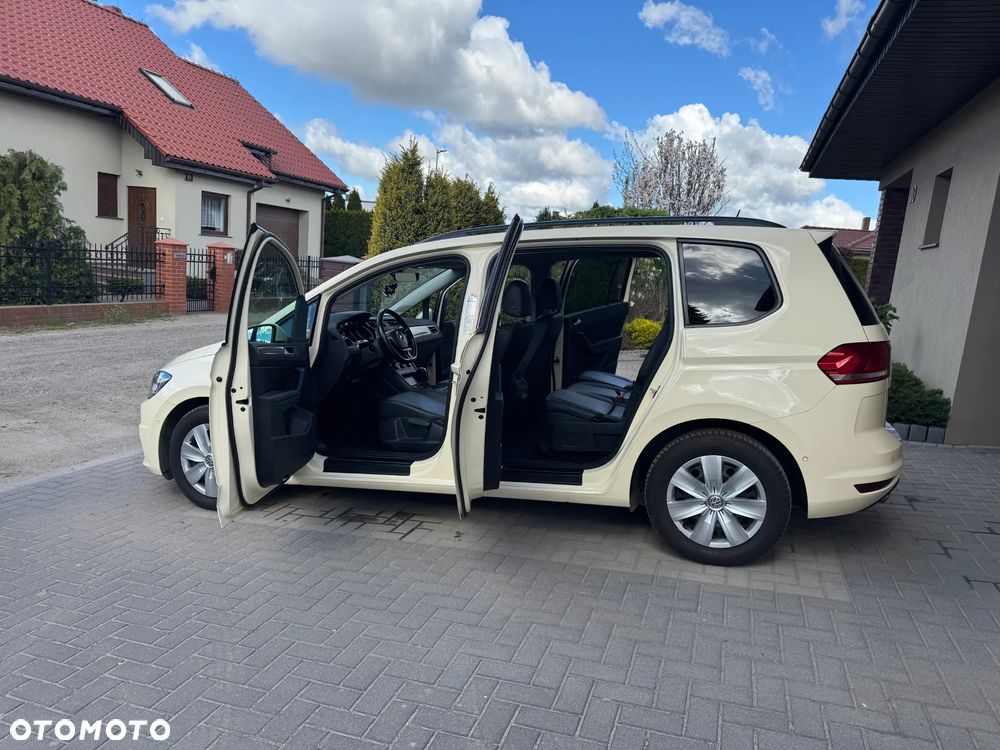 Volkswagen Touran 2.0 TDI SCR DSG Comfortline - 6
