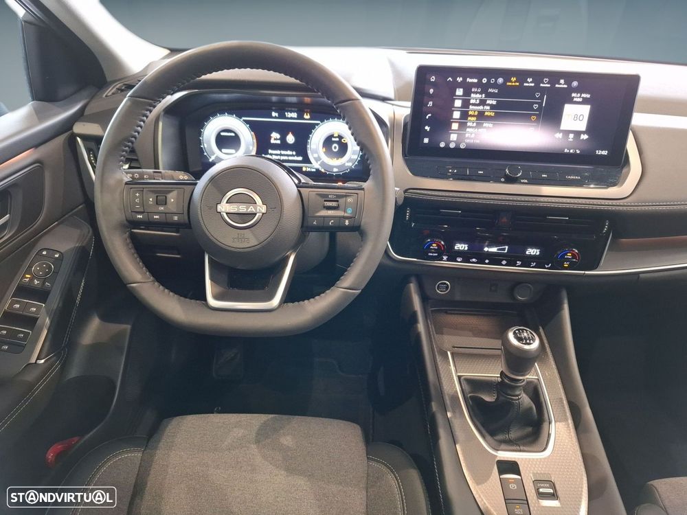 Nissan Qashqai 1.3 DIG-T Advance — fotografia 17