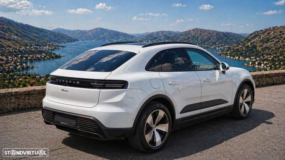 Porsche Macan Electric - 2