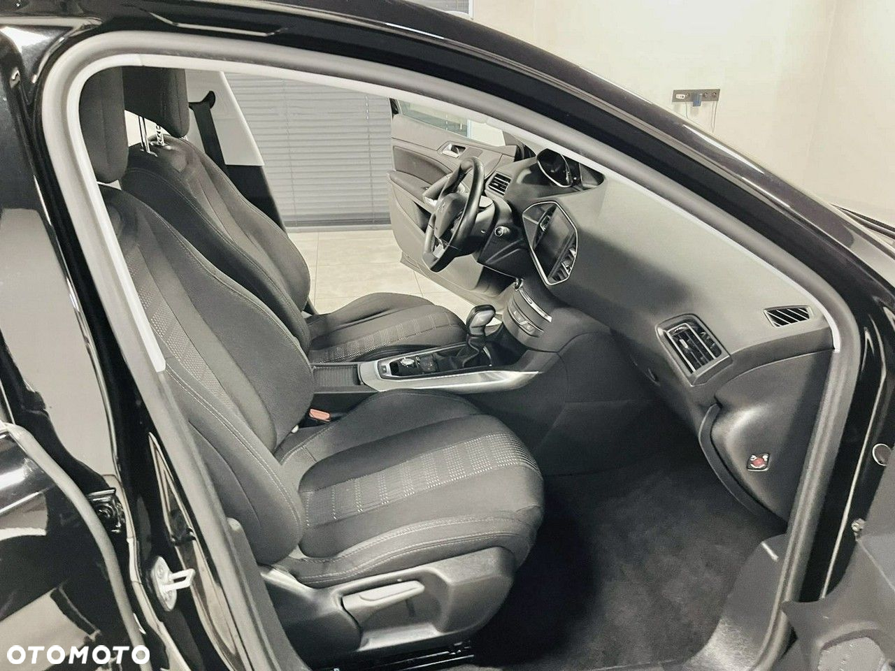 Peugeot 308 SW BlueHDi 150 Automatik Stop & Start Allure - 33