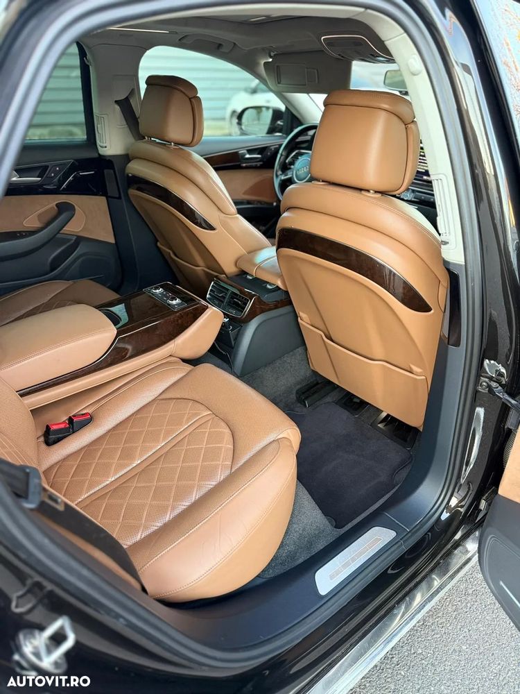 Audi A8 - 8