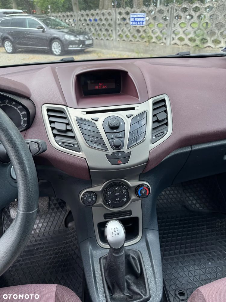 Ford Fiesta 1.25 Ambiente - 10