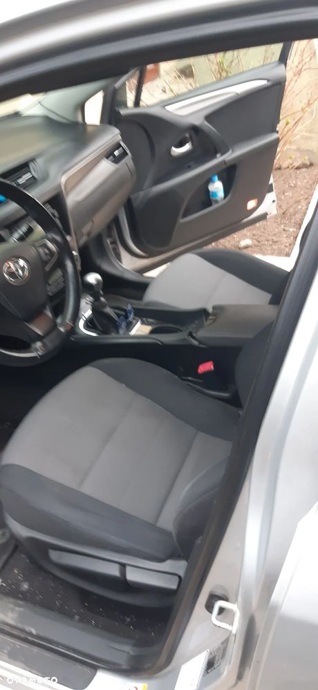 Toyota Avensis 1.6 D-4D Active - 6