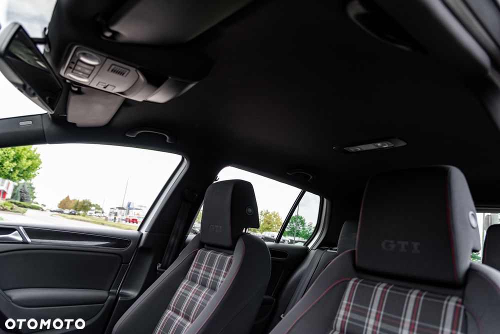 Volkswagen Golf 2.0 GTI - 27