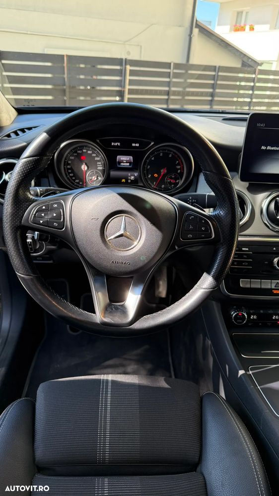 Mercedes-Benz GLA 180 7G-DCT StreetStyle - 11