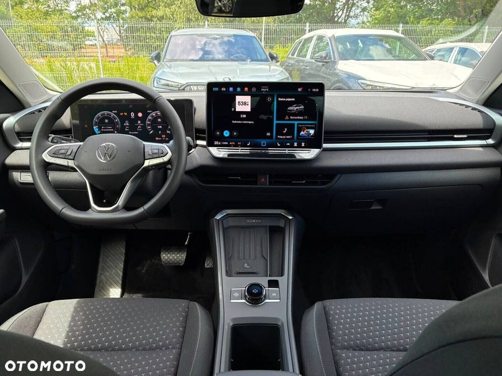 Volkswagen T-Roc - 13
