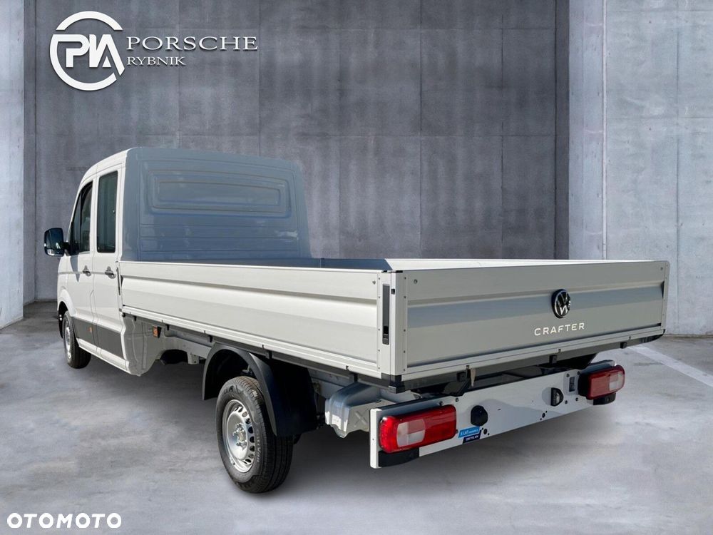 Volkswagen Crafter 35 Skrzyniowy z podwójną kabiną silnik: 2,0 l EU6 SCR 177 KM / skrzynia biegów: Przedni napęd manualna 6-biegowa rozstaw osi: 4490 mm - 6