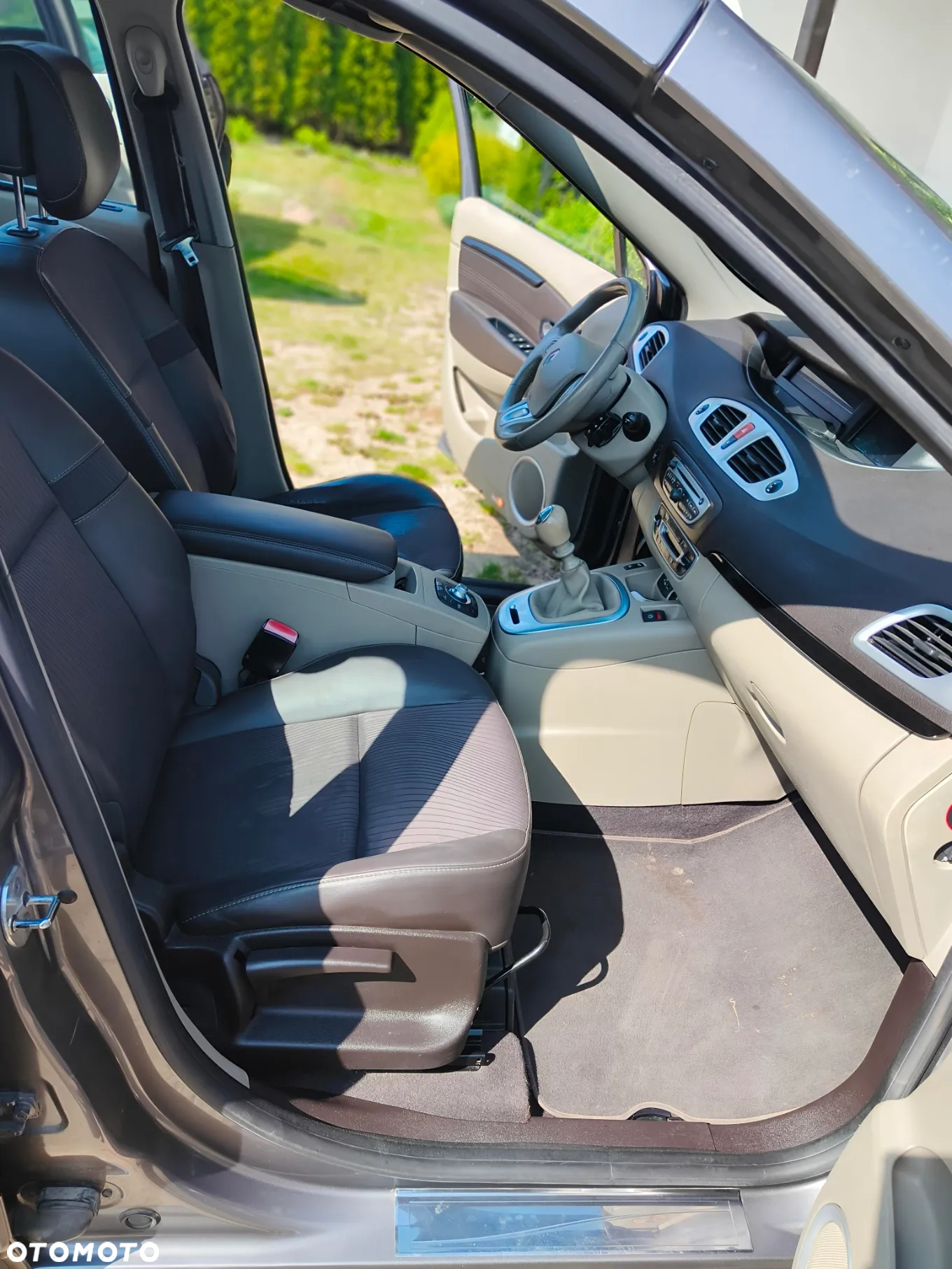 Renault Scenic 1.5 dCi Privilege - 20