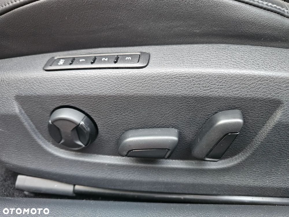 Skoda Superb 2.0 TDI DSG Premium Edition - 19