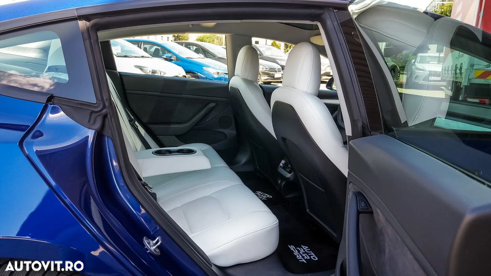 Tesla Model 3 Langstreckenbatterie Allradantrieb Dual Motor - 33