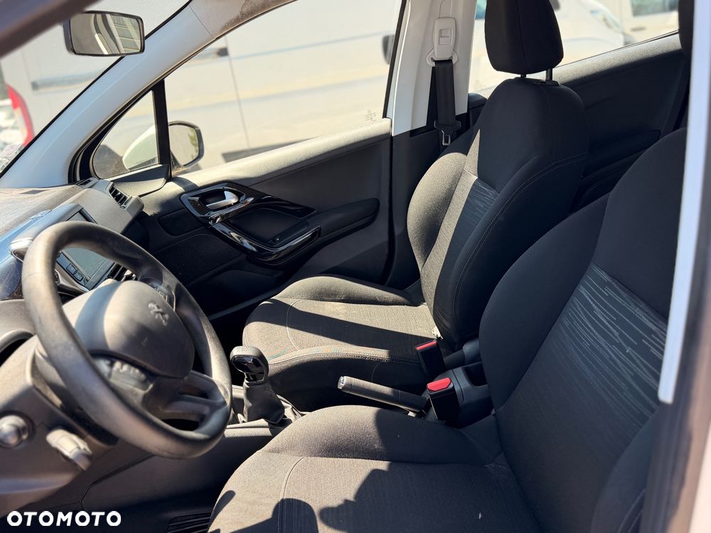 Peugeot 208 BlueHDi 100 Active Pack - 17
