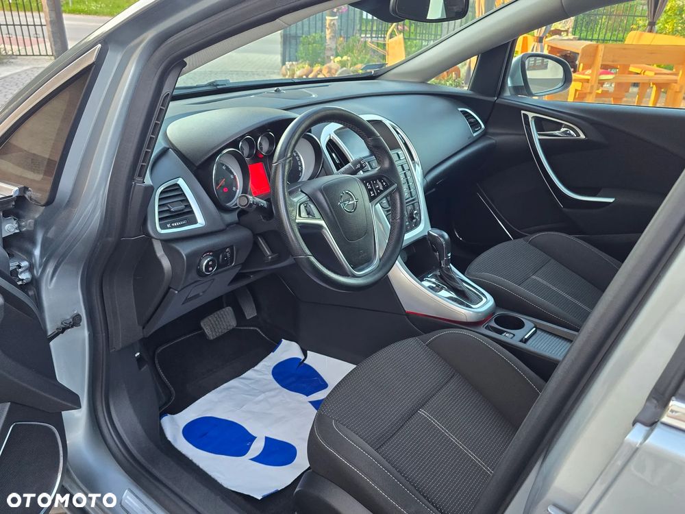 Opel Astra 2.0 CDTI Cosmo - 24