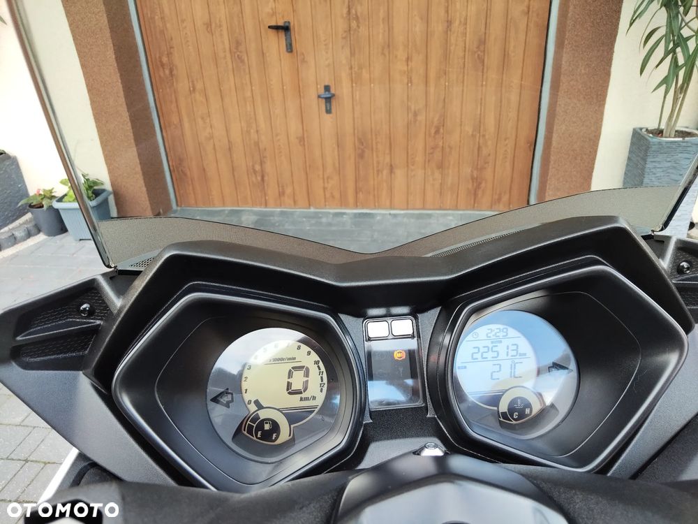 Yamaha X-max - 11