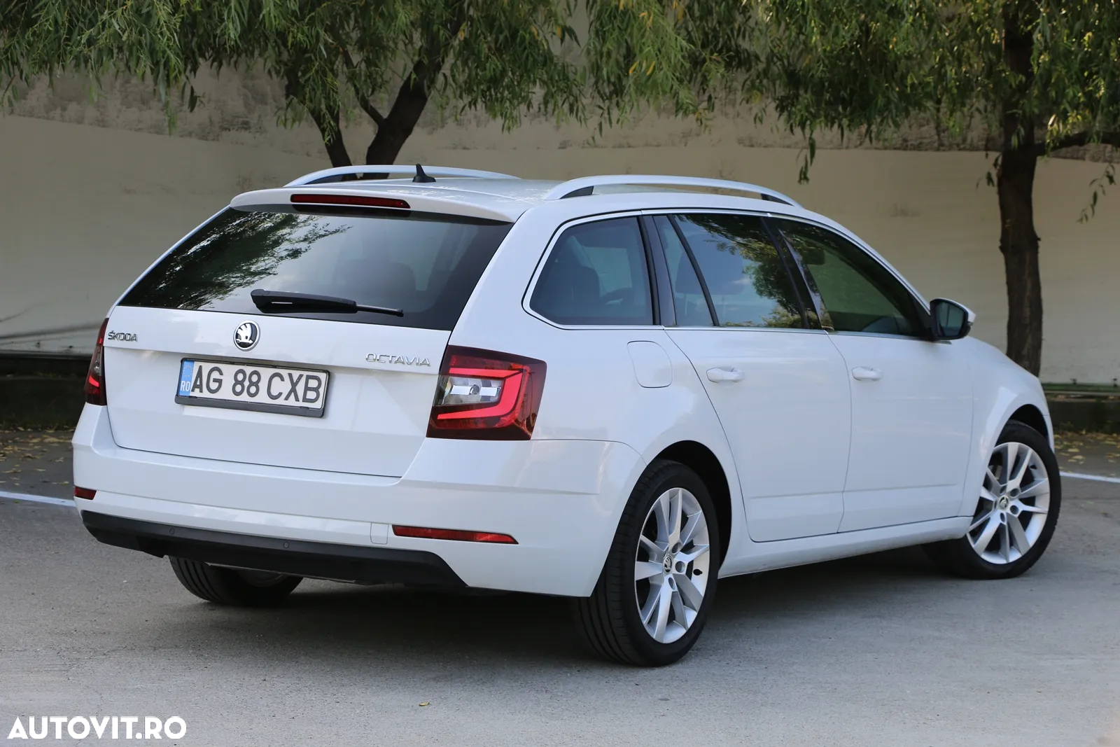 Skoda Octavia Combi Diesel 1.6 TDI DSG Style - 19