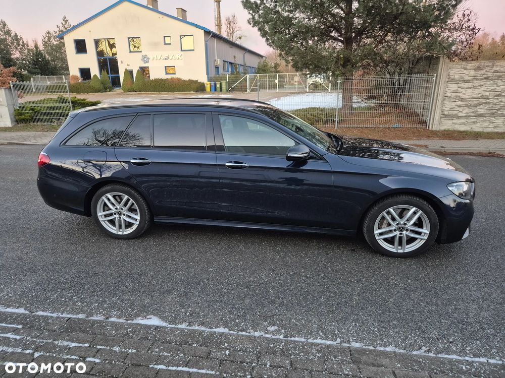 Mercedes-Benz Klasa E 300 de AMG - 4
