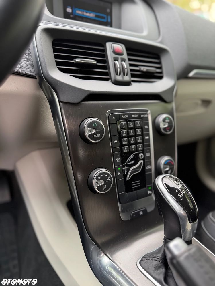 Volvo V40 D2 Powershift Momentum - 13