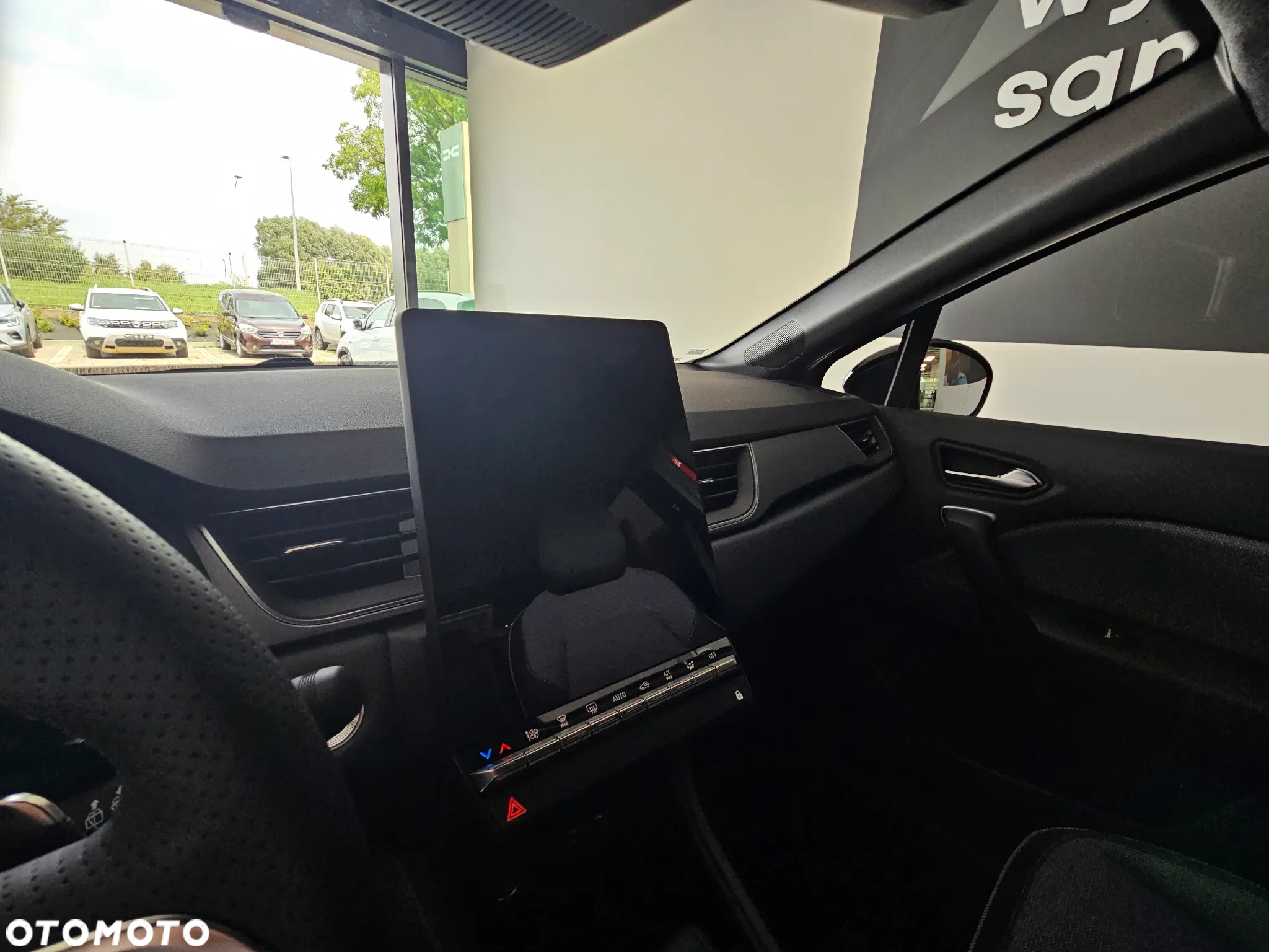 Renault Captur - 16