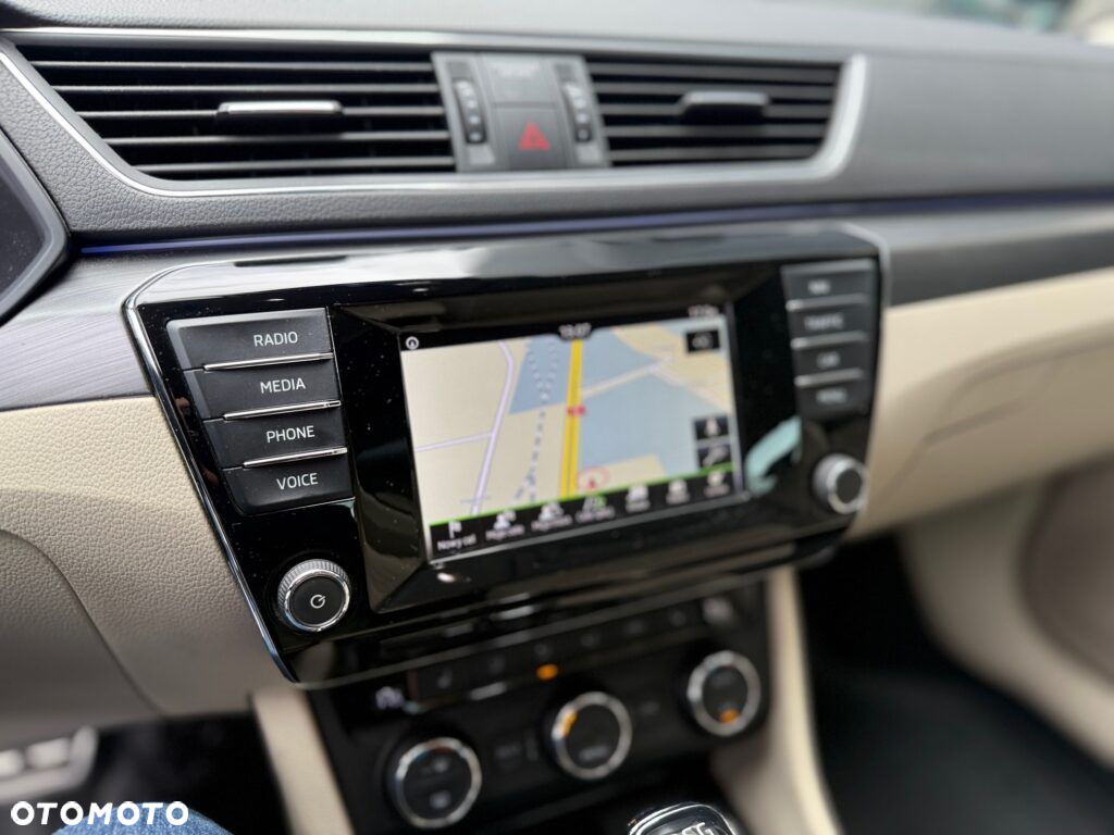 Skoda Superb 2.0 TDI Style DSG - 30