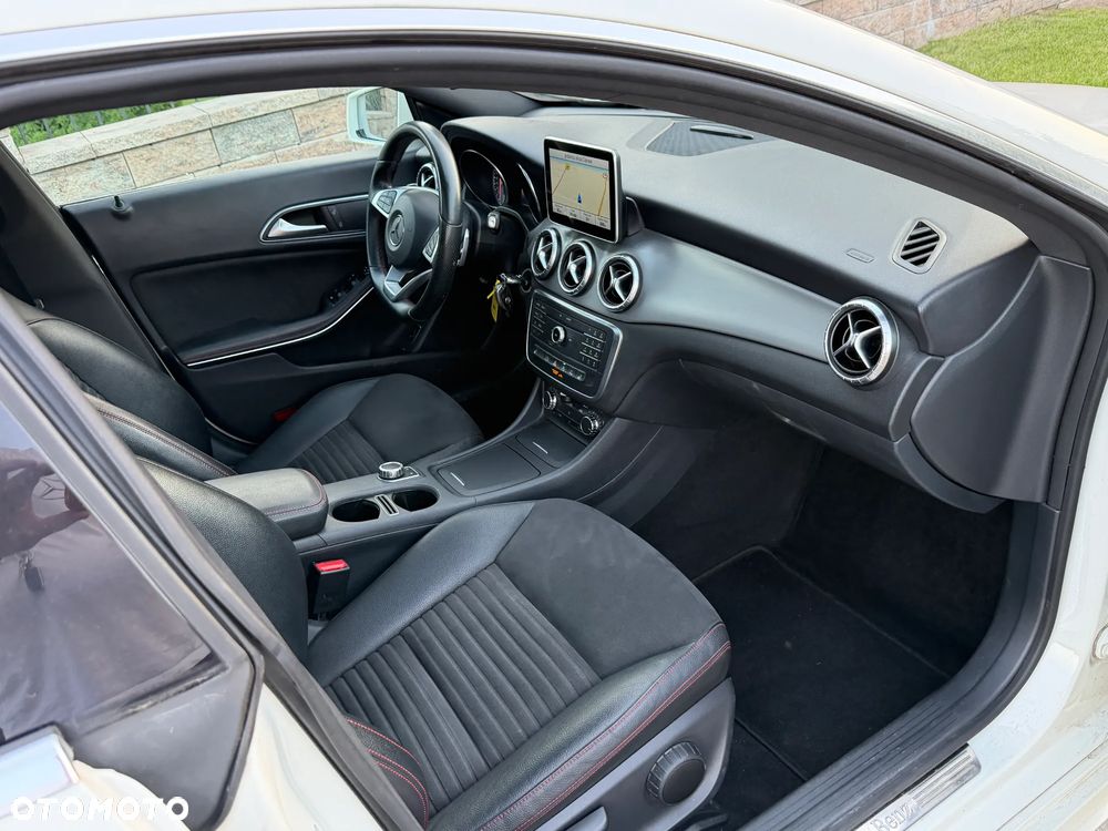 Mercedes-Benz CLA 200 d 4Matic 7G-DCT AMG Line - 9