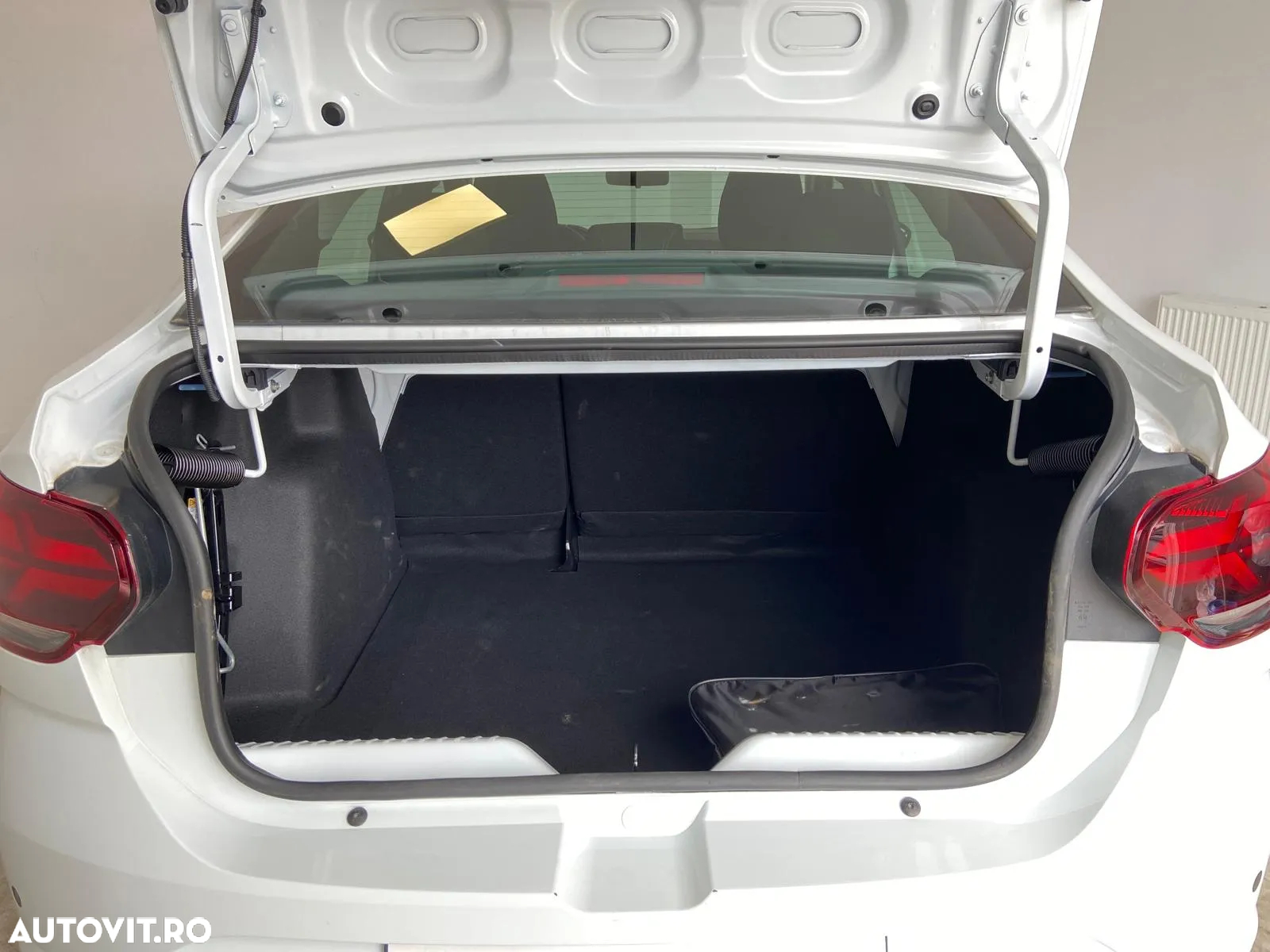 Dacia Logan TCe 90 MT6 Comfort - 5