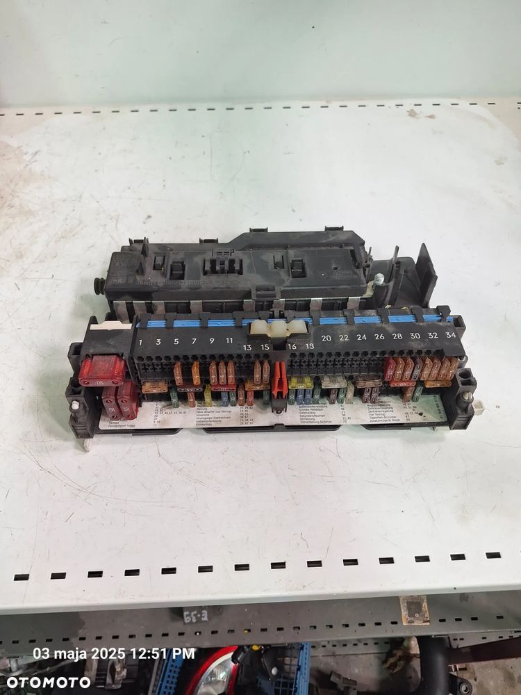 skrzynka bezpieczników BSI BMW 3 E46 8364540    (158/3)