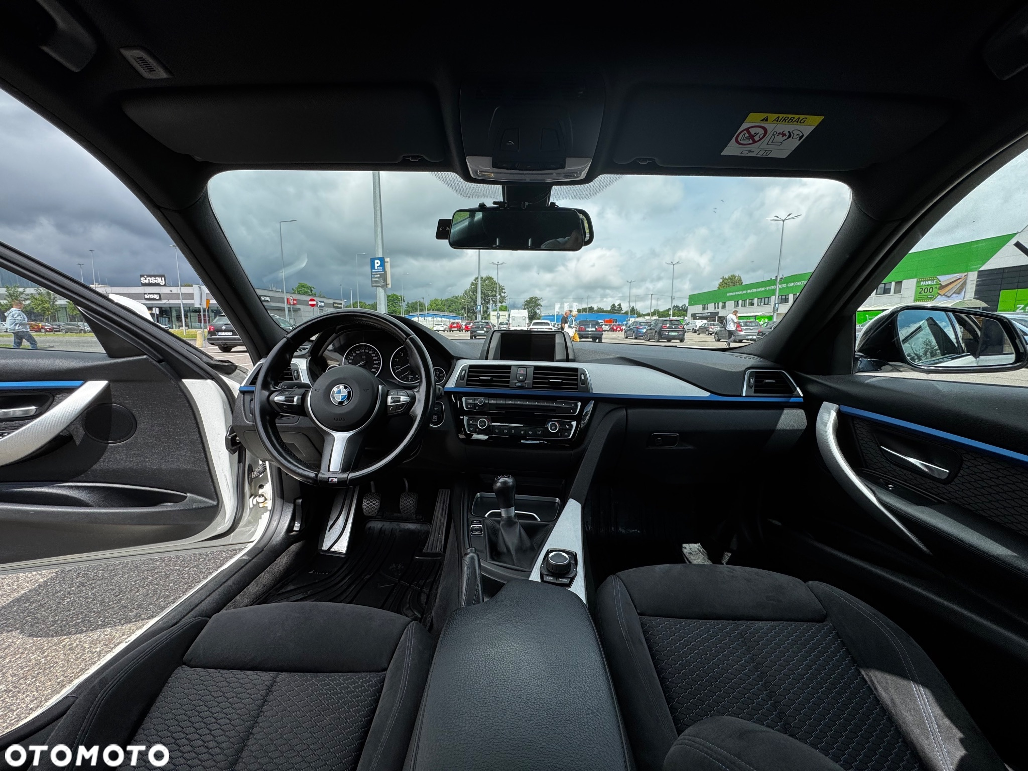 BMW Seria 3 318i - 11