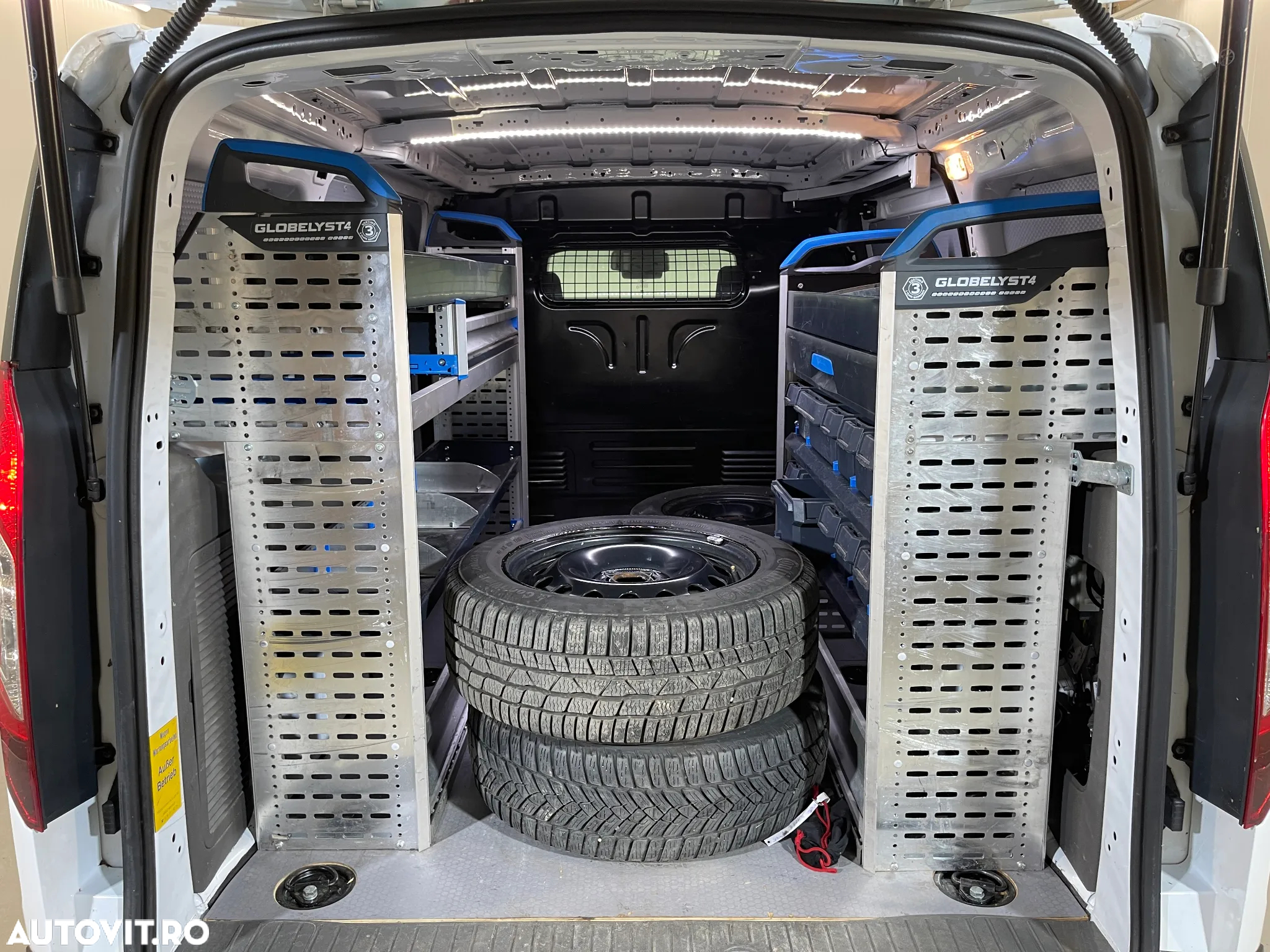 Ford Transit Connect - 7