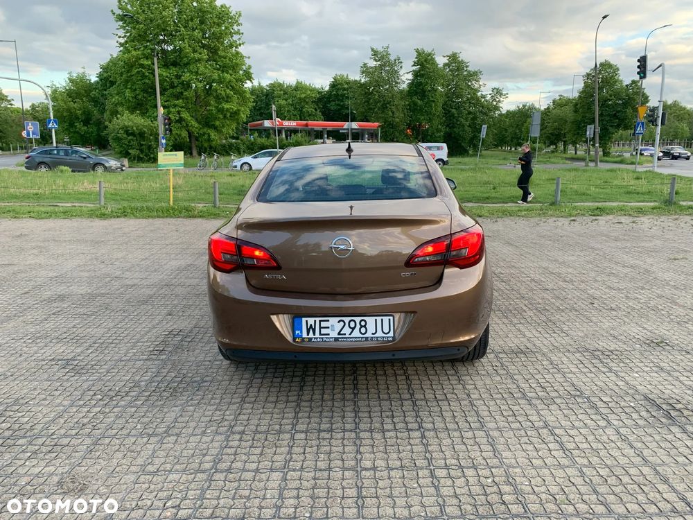 Opel Astra 1.6 CDTI Executive - 24