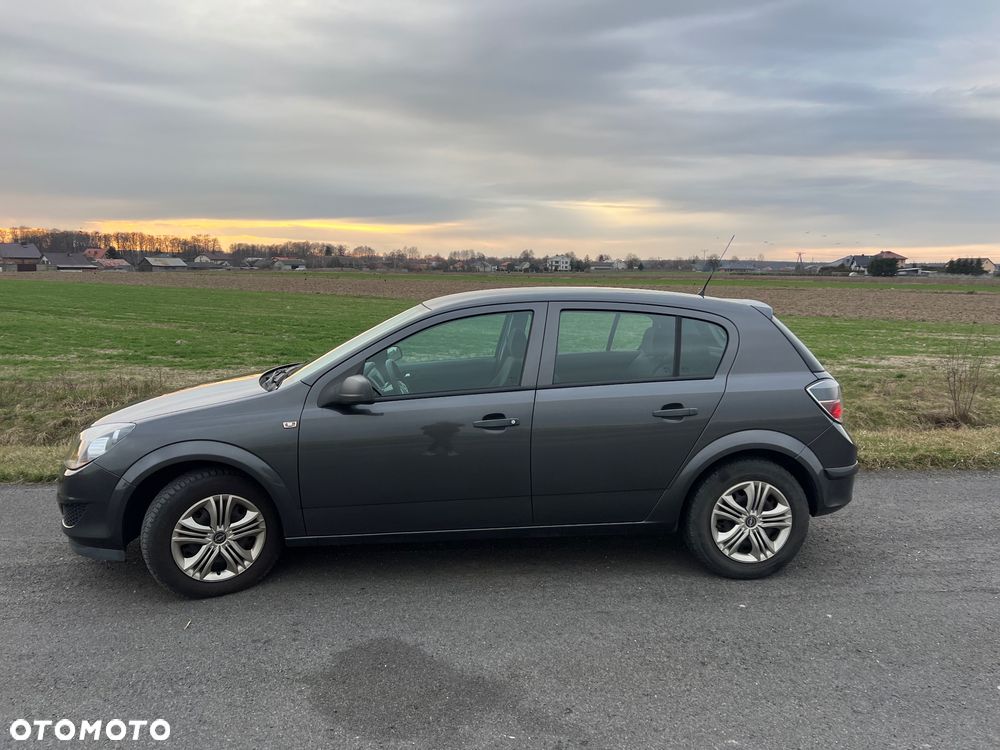 Opel Astra 1.6 Color Edition - 2