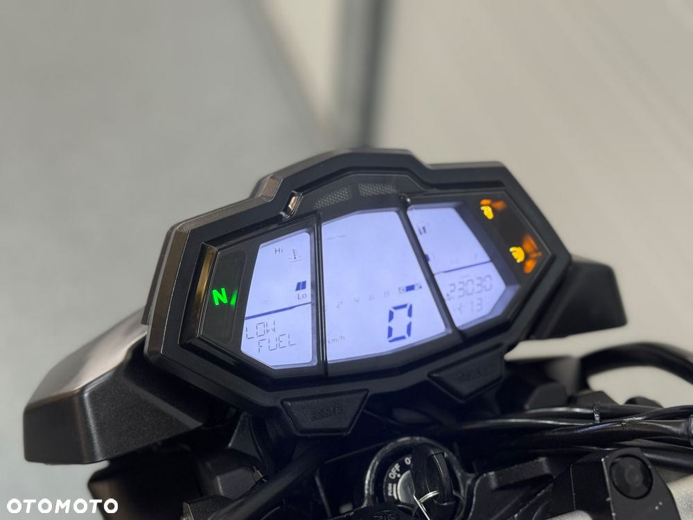 Yamaha MT - 12