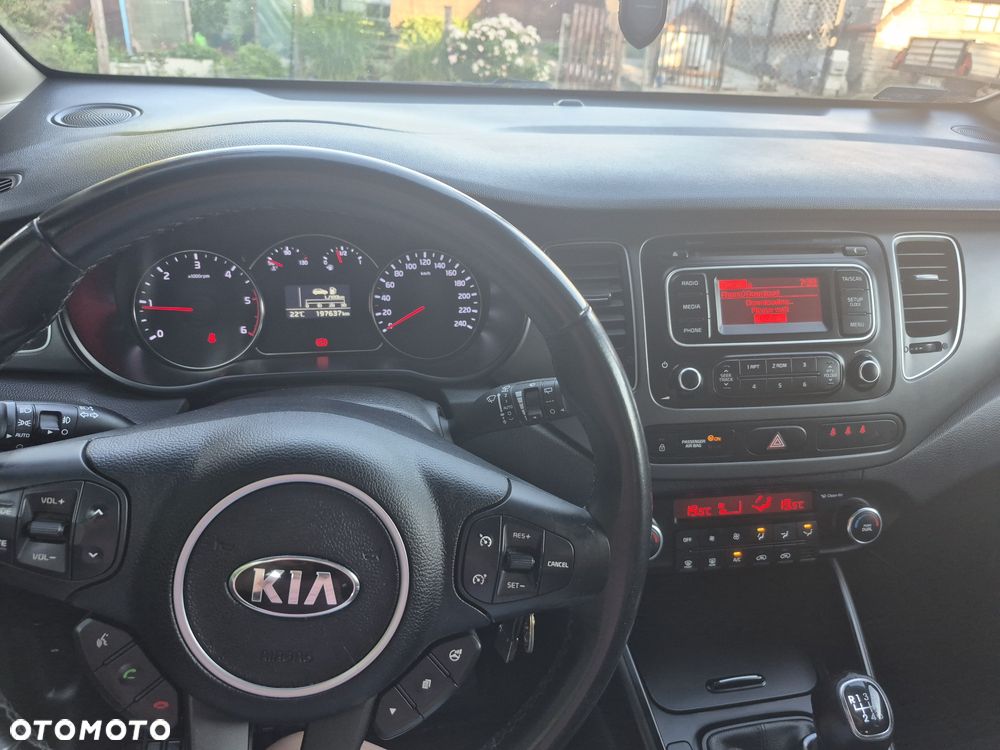 Kia Carens - 5