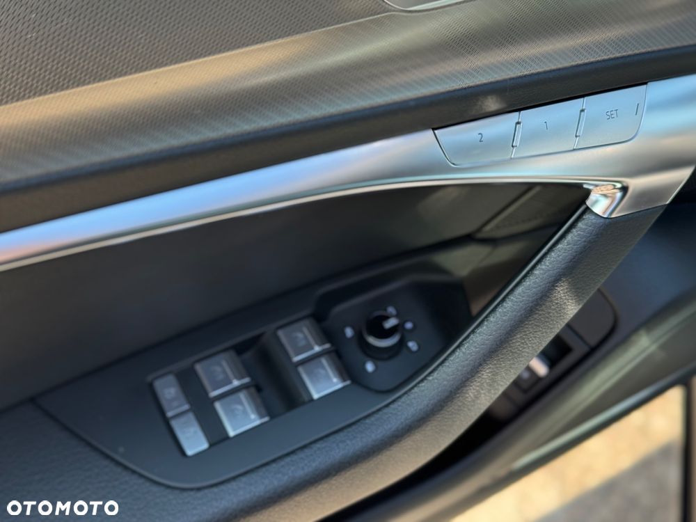 Audi A6 Avant 40 TDI quattro S tronic - 19