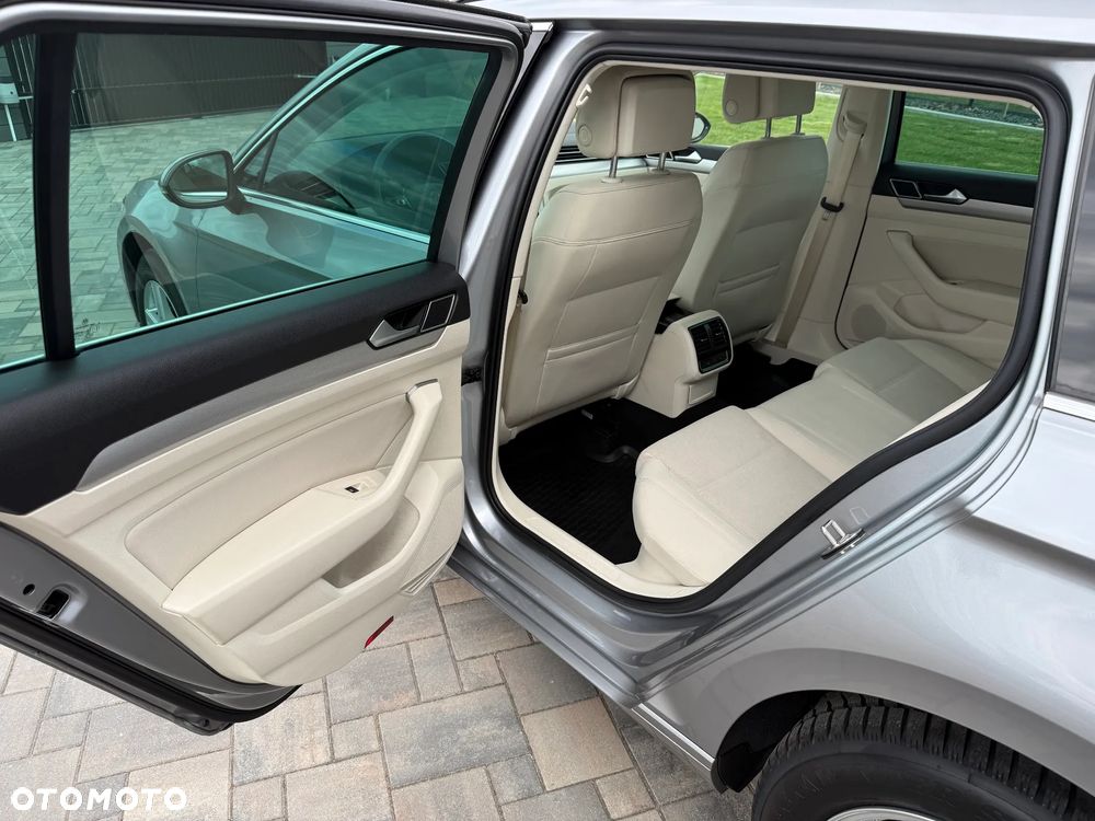 Volkswagen Passat 2.0 TDI (BlueMotion Technology) DSG Highline - 34