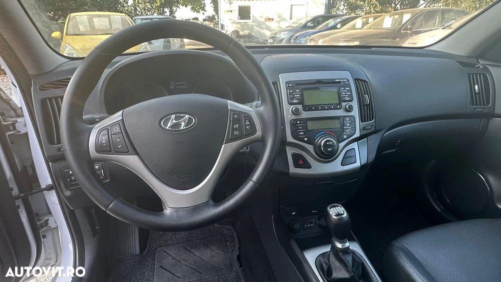 Hyundai i30 1.6 CRDI blue Classic - 18