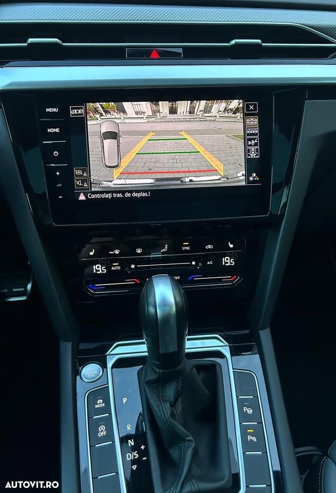 Volkswagen Passat Variant 2.0 TDI SCR DSG Elegance - 11