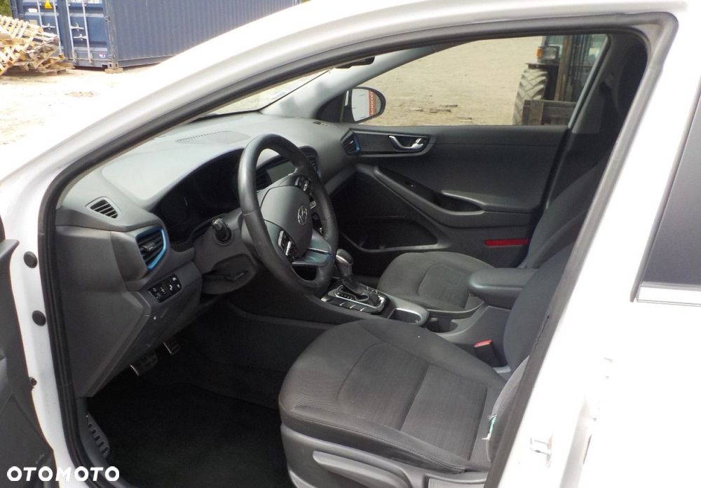 Hyundai IONIQ - 22