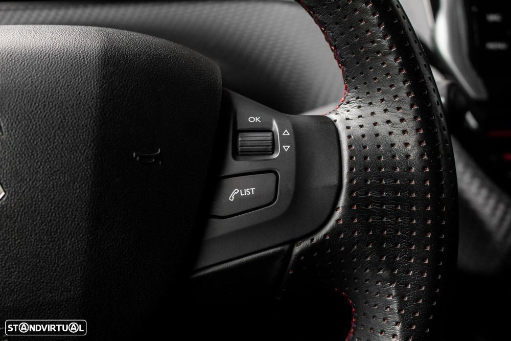 Peugeot 2008 1.2 PureTech GT Line EAT6 - 17