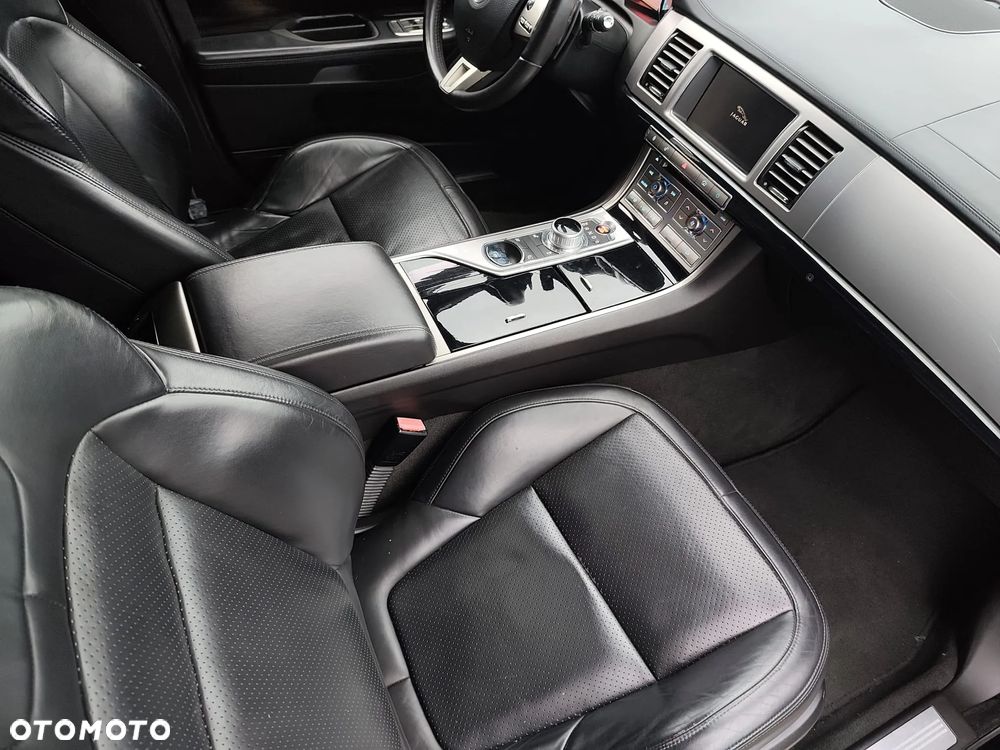 Jaguar XF 3.0 V6 D S Portfolio - 19