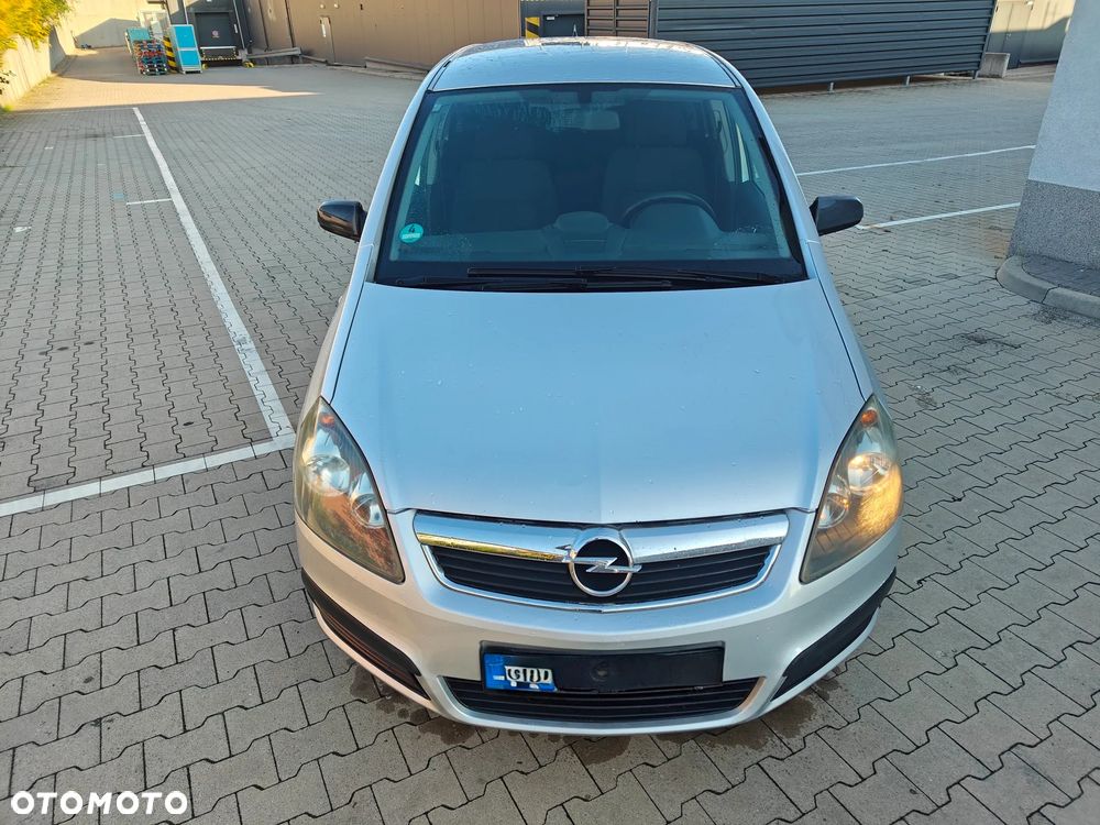 Opel Zafira 1.8 Family - 1