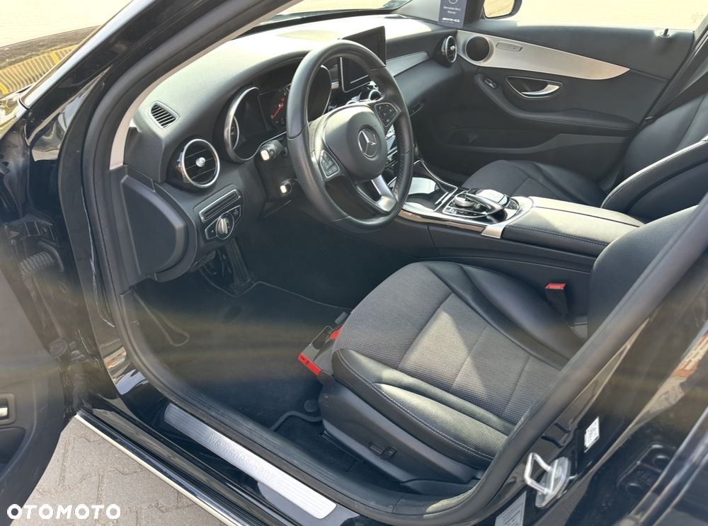 Mercedes-Benz Klasa C 180 9G-TRONIC - 9