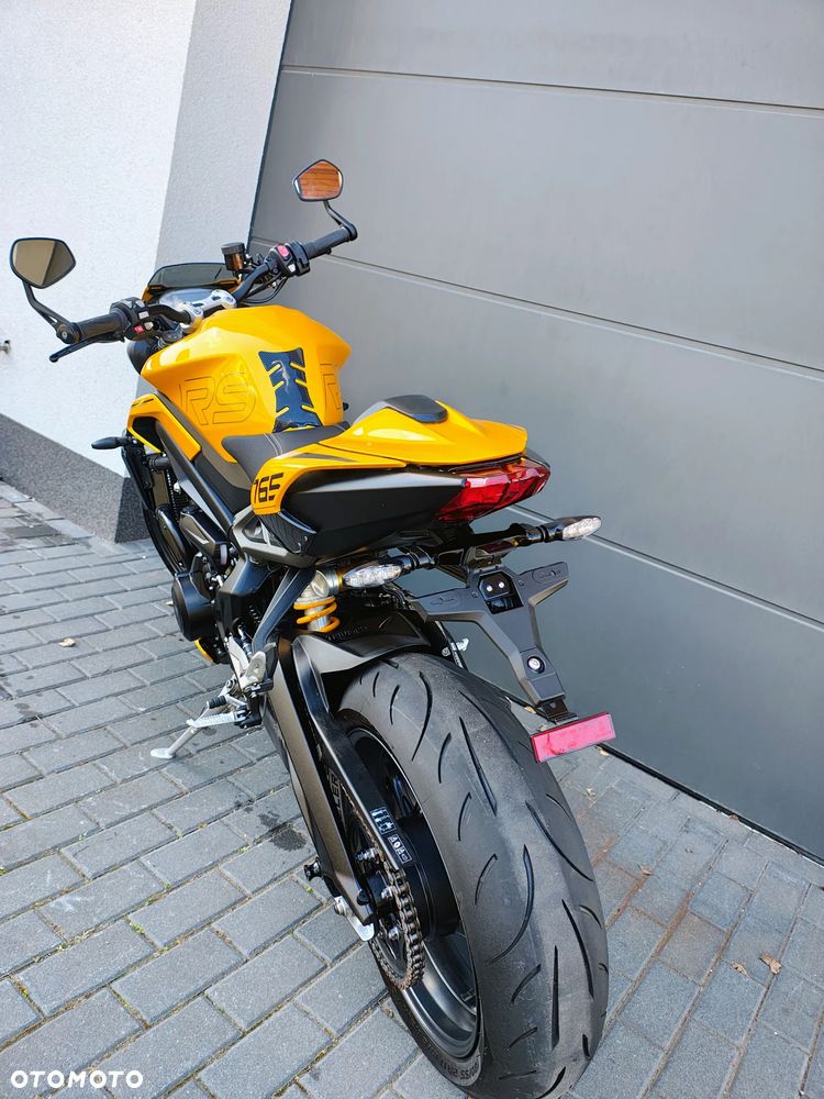 Triumph Street Triple - 9