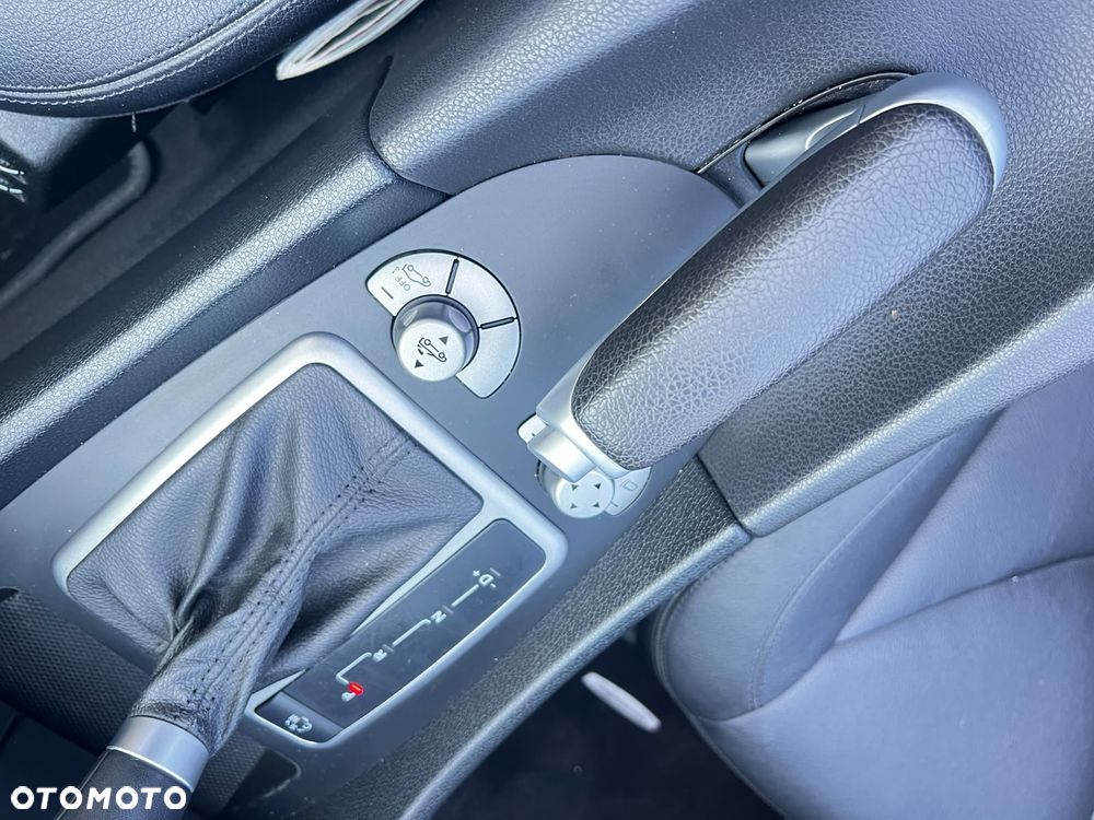 Mercedes-Benz SLK 300 7G-TRONIC - 16