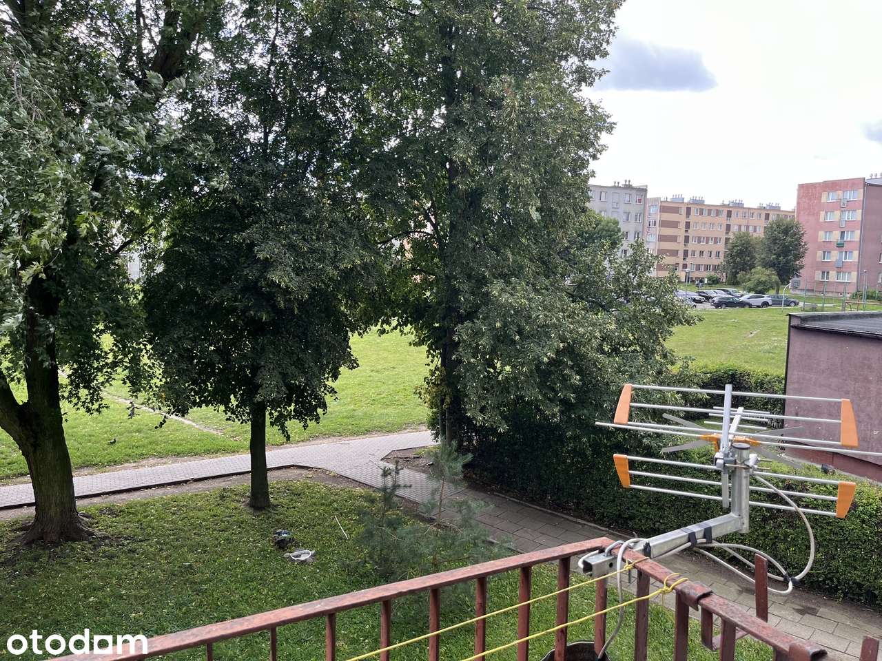 Przytulne 2-pokojowe mieszkanie, 1 piętro, widok na teren zielony.